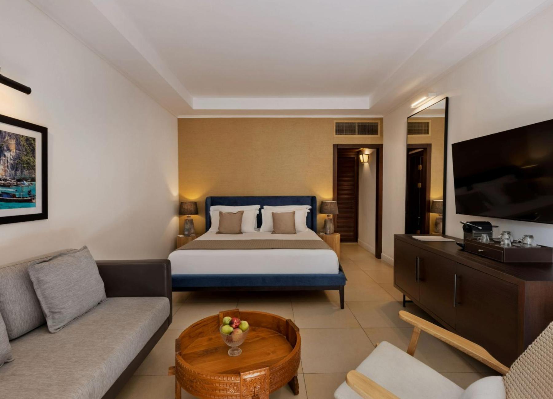 Herbert Samuel Royal Shangri-la Hotel 5*